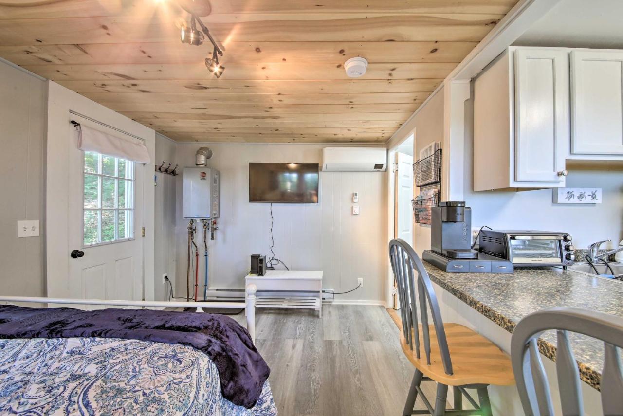 Lush Edgecomb Studio Cottage With Fire Table! Экстерьер фото